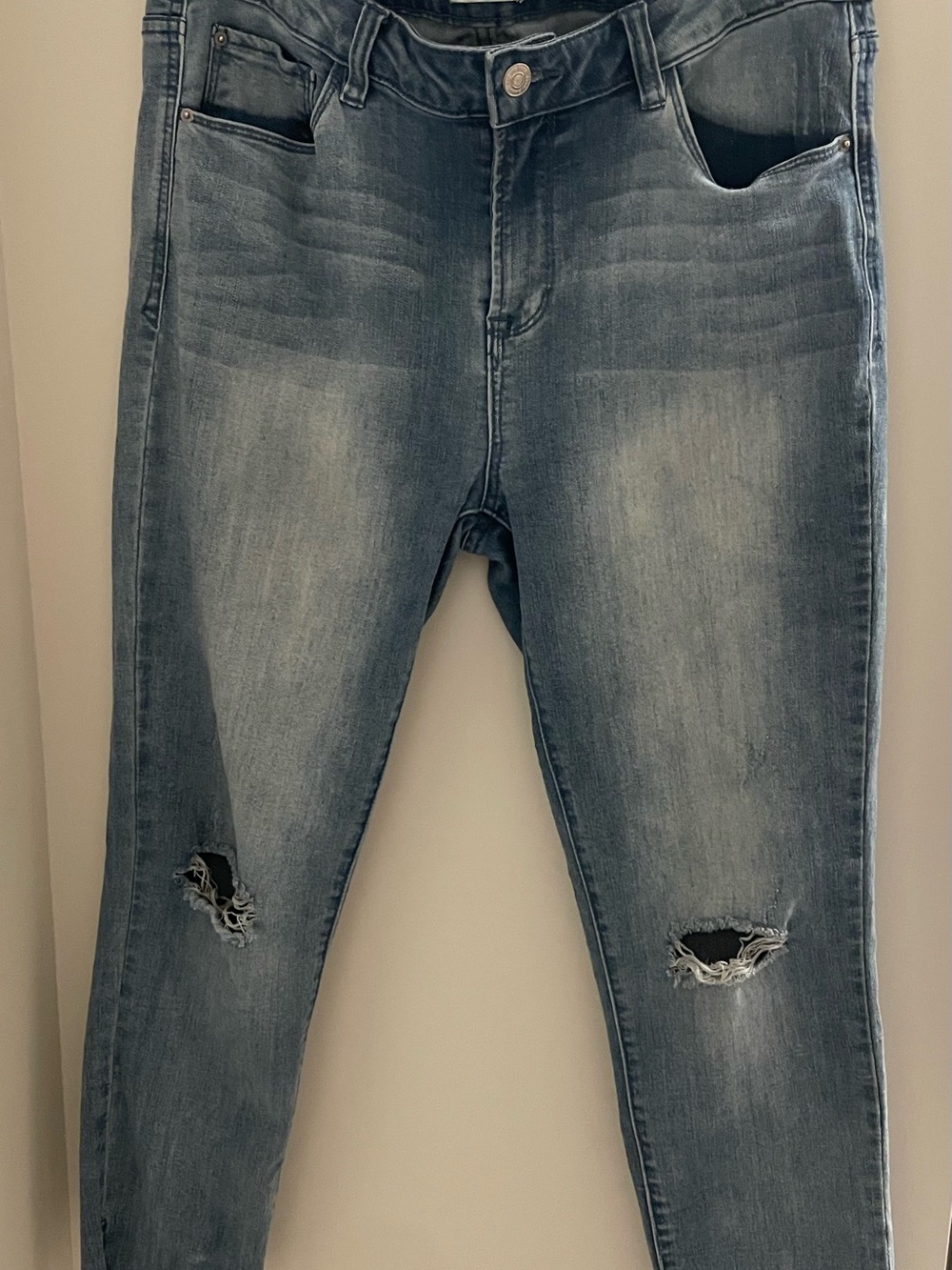 Kensie Women's Light Blue Distressed Skinny Jeans